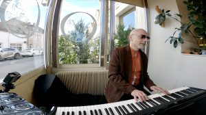 Richard Delmas, présente son cover, piano voix de Claude Nougaro : Armstrong
